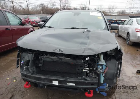 2018 Jeep Compass Trailhawk 4X4 из США, поврежденный, VIN 3C4NJDDBXJT129471